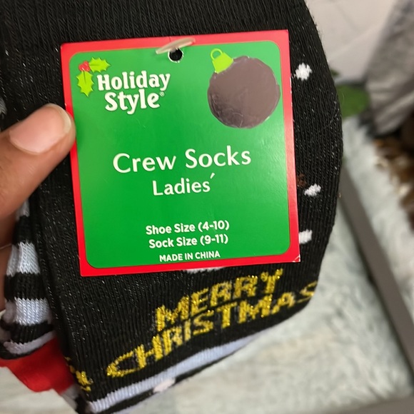 Merry Christmas Socks (1 pair) - Picture 4 of 4